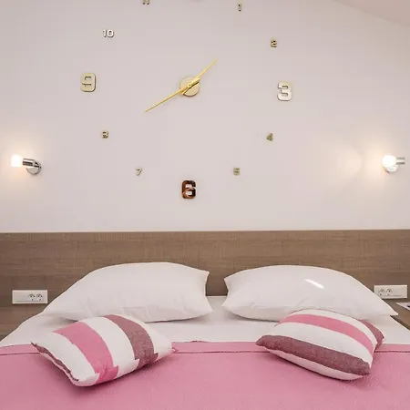 Maza Apartment *