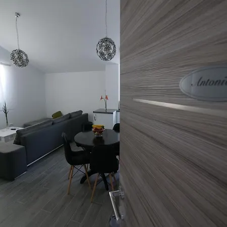 Apartment Maza *