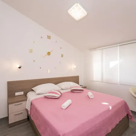 Apartment Maza *