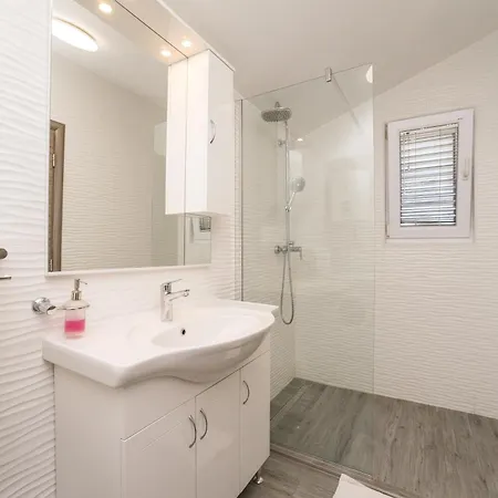 Apartment Maza *