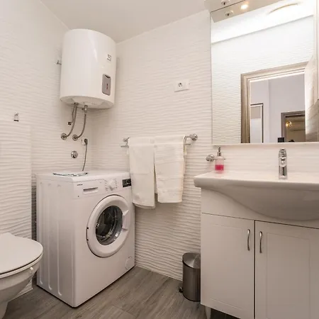 Maza Apartment *
