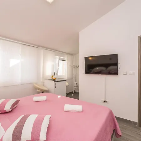 Apartment Maza *